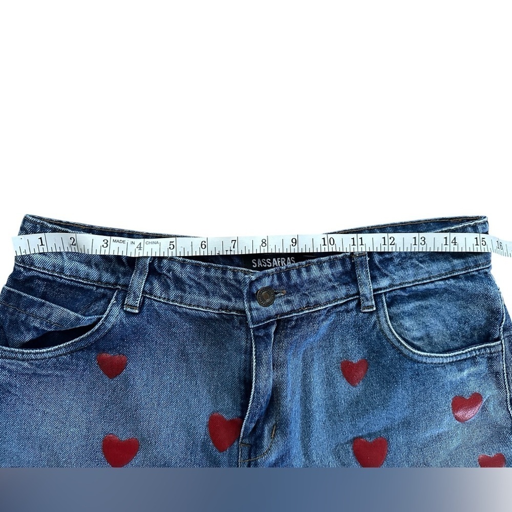 Sassafras Heart-Print Denim Shorts – Women’s L - Picture 5 of 9